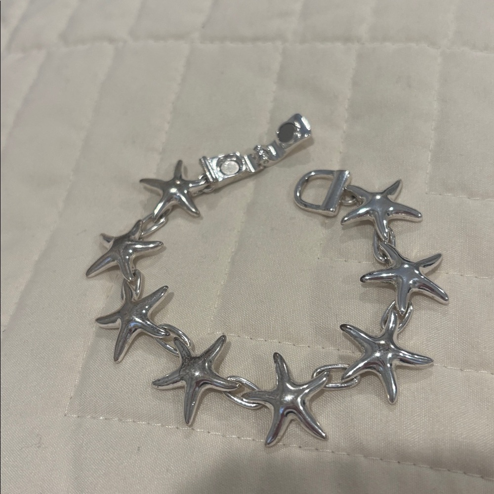 Silver Starfish Bracelet (Magnetic) - Picture 2 of 10